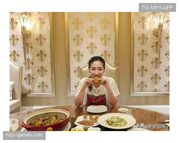 刘诗雯训练完随手啃个苹果，这自律我真服了