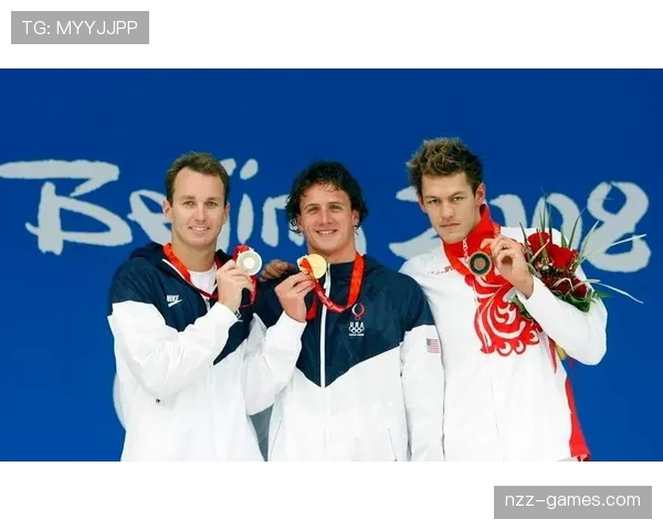 瑞安·洛赫特家里泳池比别人家客厅还大，训练完直接开派对？