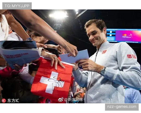 费德勒训练完顺手给自己泡了杯茶，这松弛感是真学不来